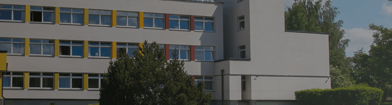 K Render Cleaning and Algae Removal Service at Garnteg Primary School from APT ICC
