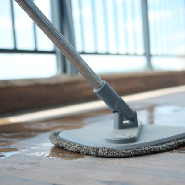 Industrial Floor Cleaners: The 5 Benefits of Employing Professionals