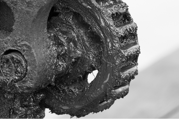 Degreasing oil removal