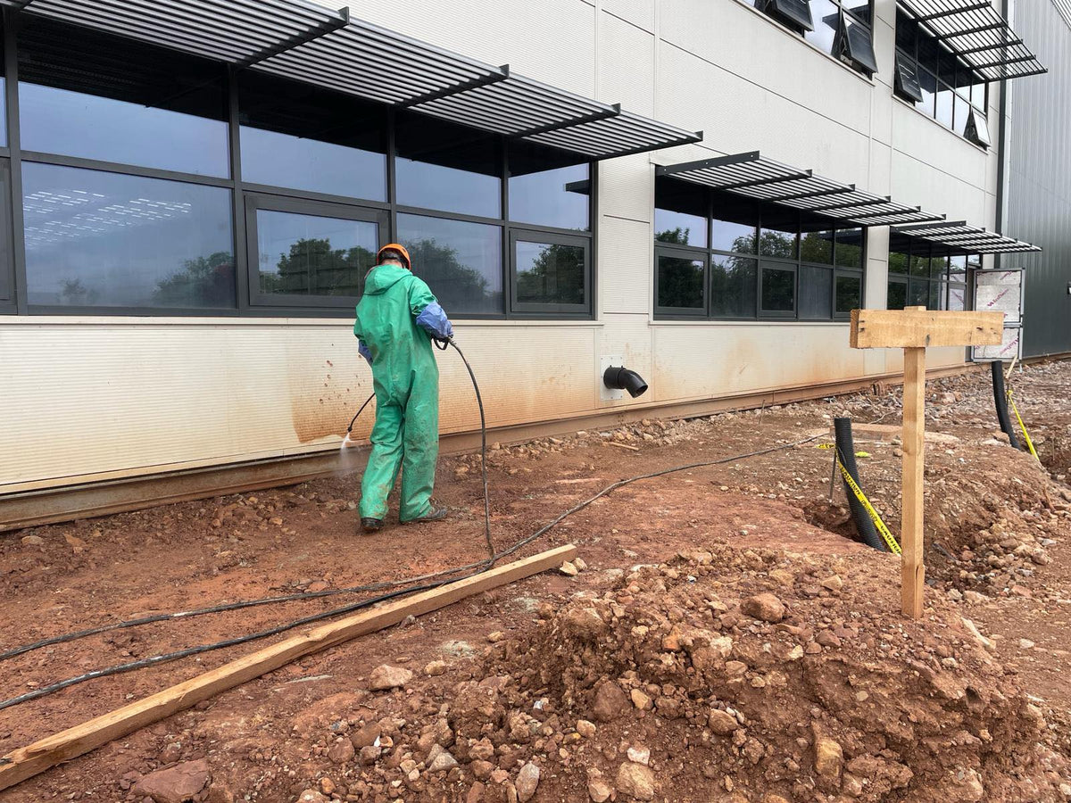 Internal Wall Cleaning Services from APT ICC