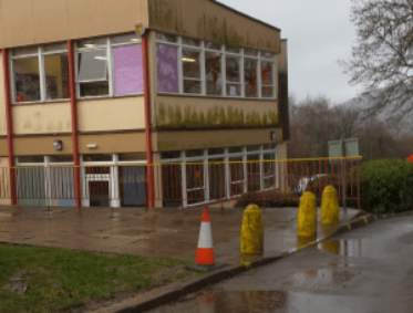 Algae Removal From Rendered Exteral Walls for Pen Y Garn School & Torfaen CBC