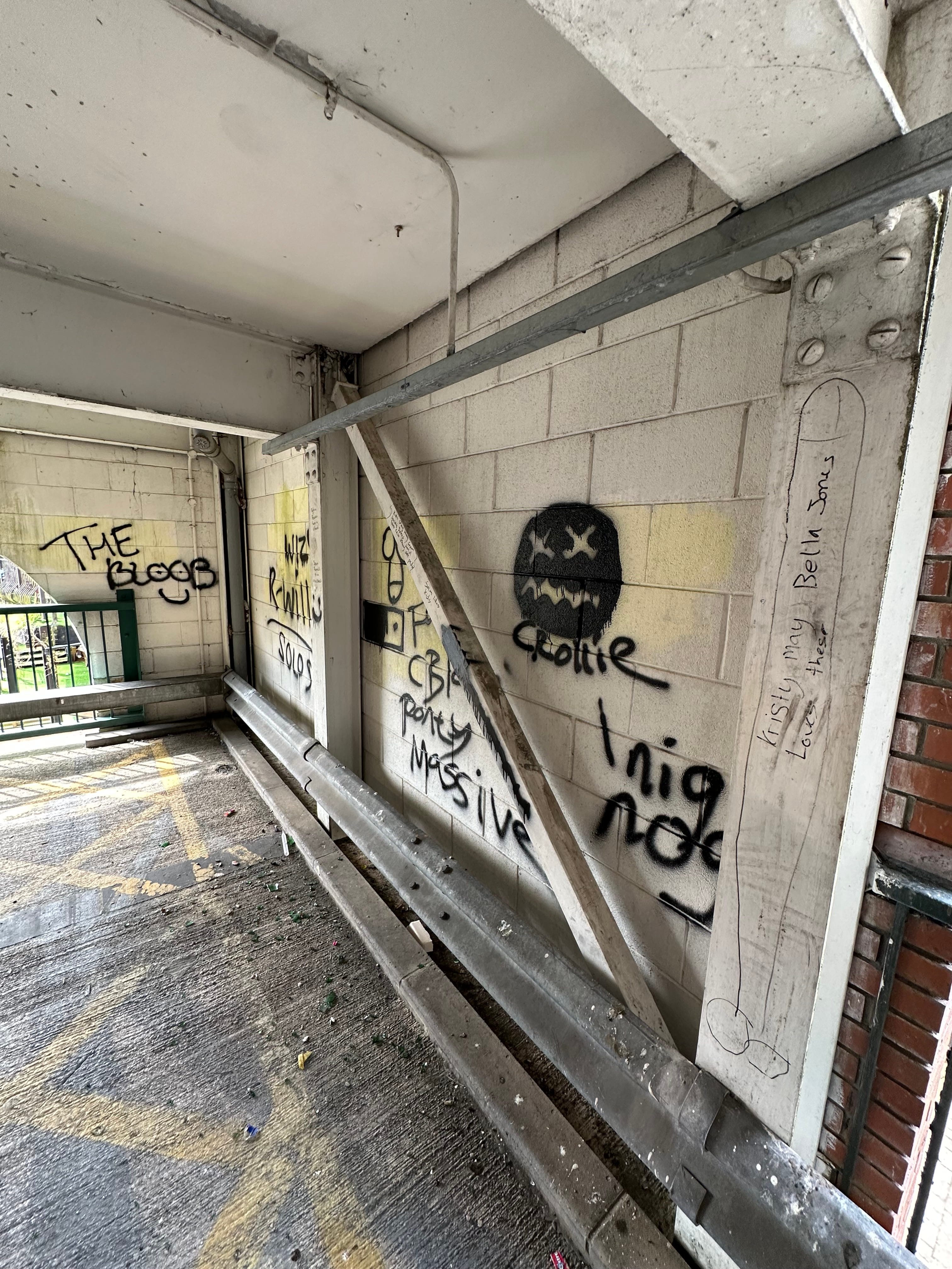 Commercial Car Park Graffiti Removal Service from APT ICC