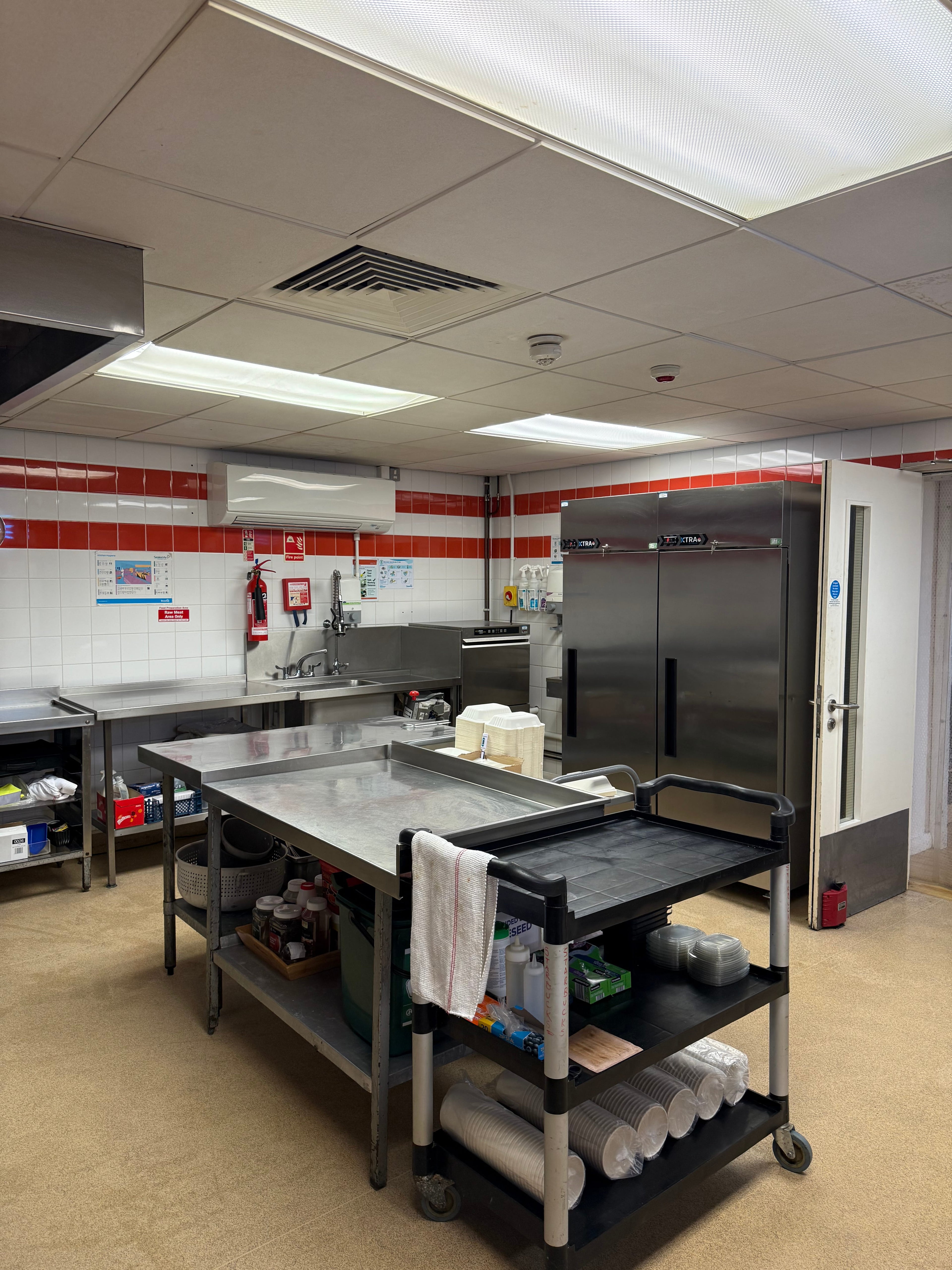 Internal Kitchen Cleaning from APT ICC