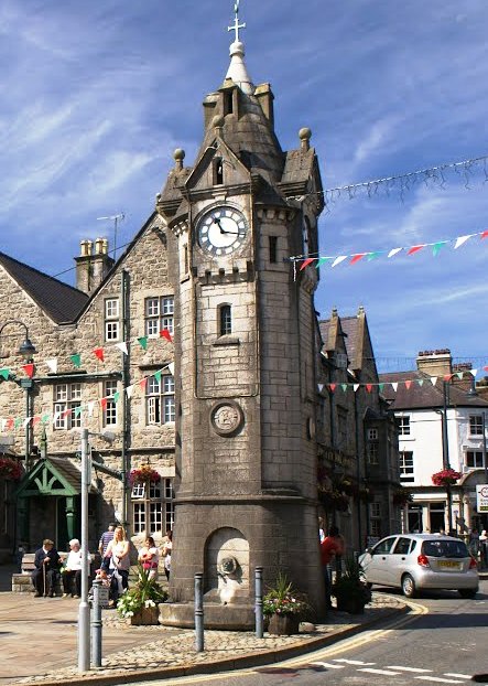 monument memorial before soda blast cleaning at llangefni town clock