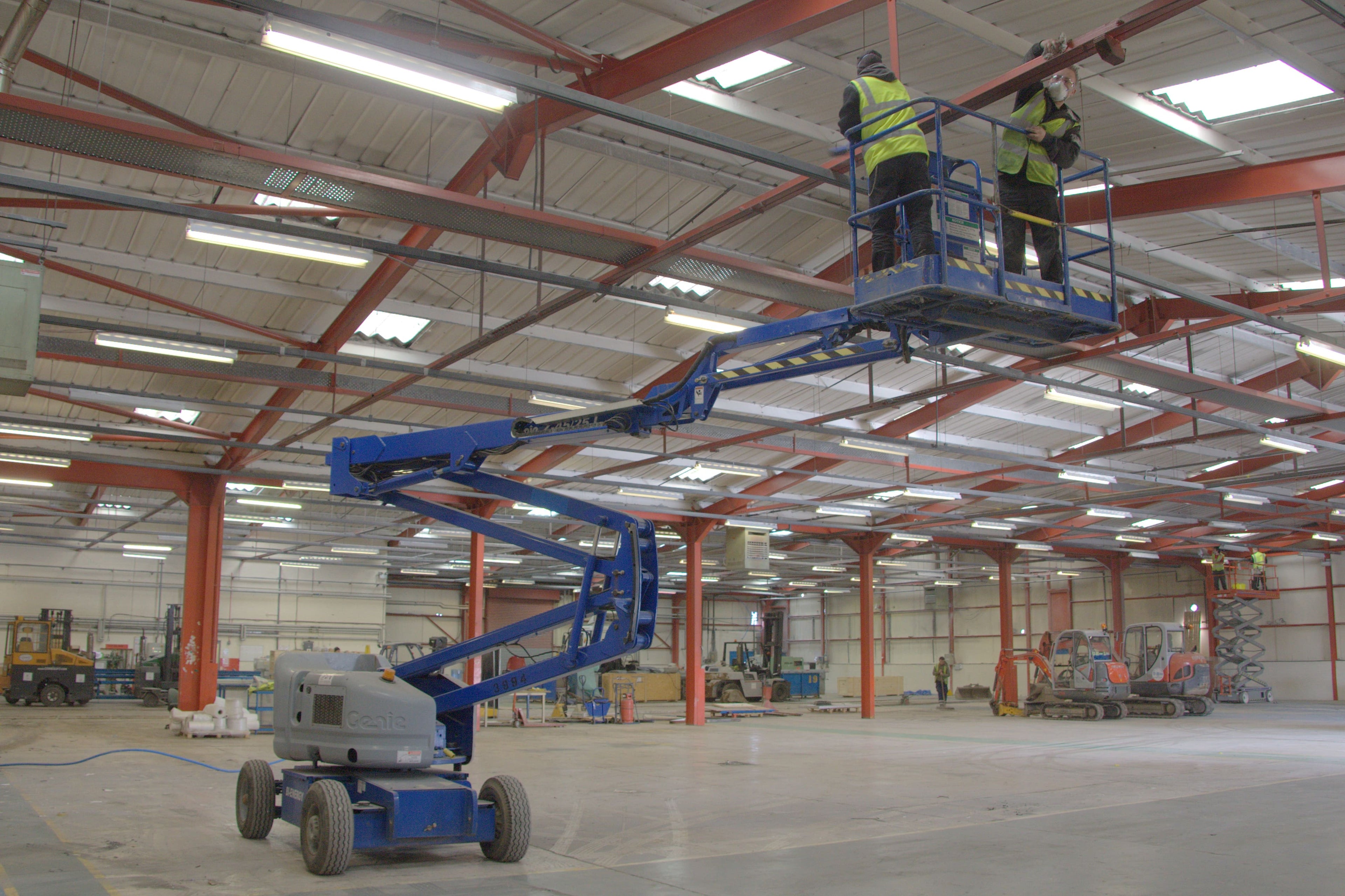 Professional Warehouse Cleaning Services from APT ICC